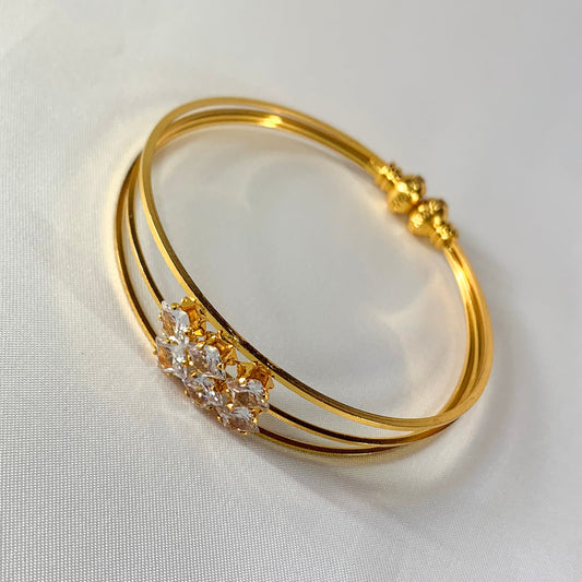 Exquisite gold-plated bracelet with sparkling CZ stones – elegant jewelry for women’s daily or party wear