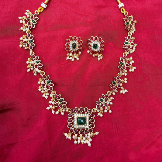 Gold Plated Floral Kemp Stone Necklace with Emerald Center Pendant & Earrings