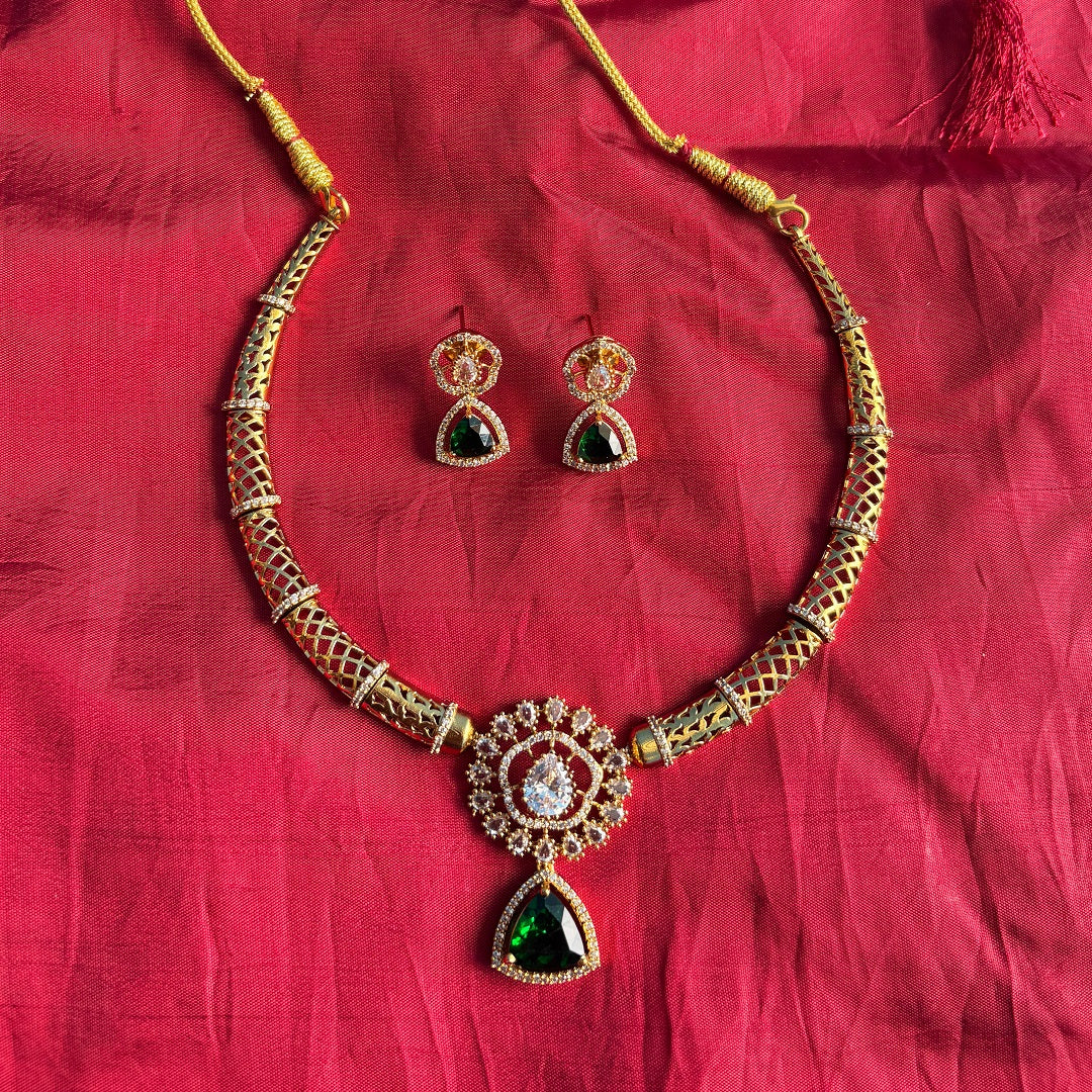 TEMPLE NECKLACE