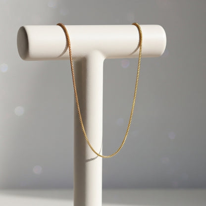 Micro gold-plated chain necklace – elegant and durable unisex jewelry for men and women