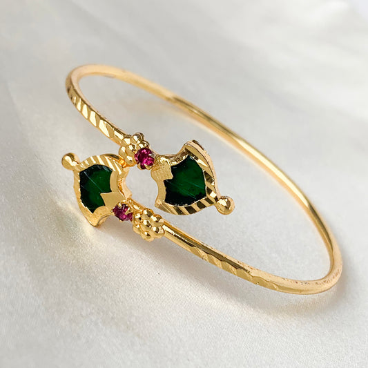 Gold-plated open Palakka bangle bracelet with green and ruby stones – South Indian ethnic jewelry