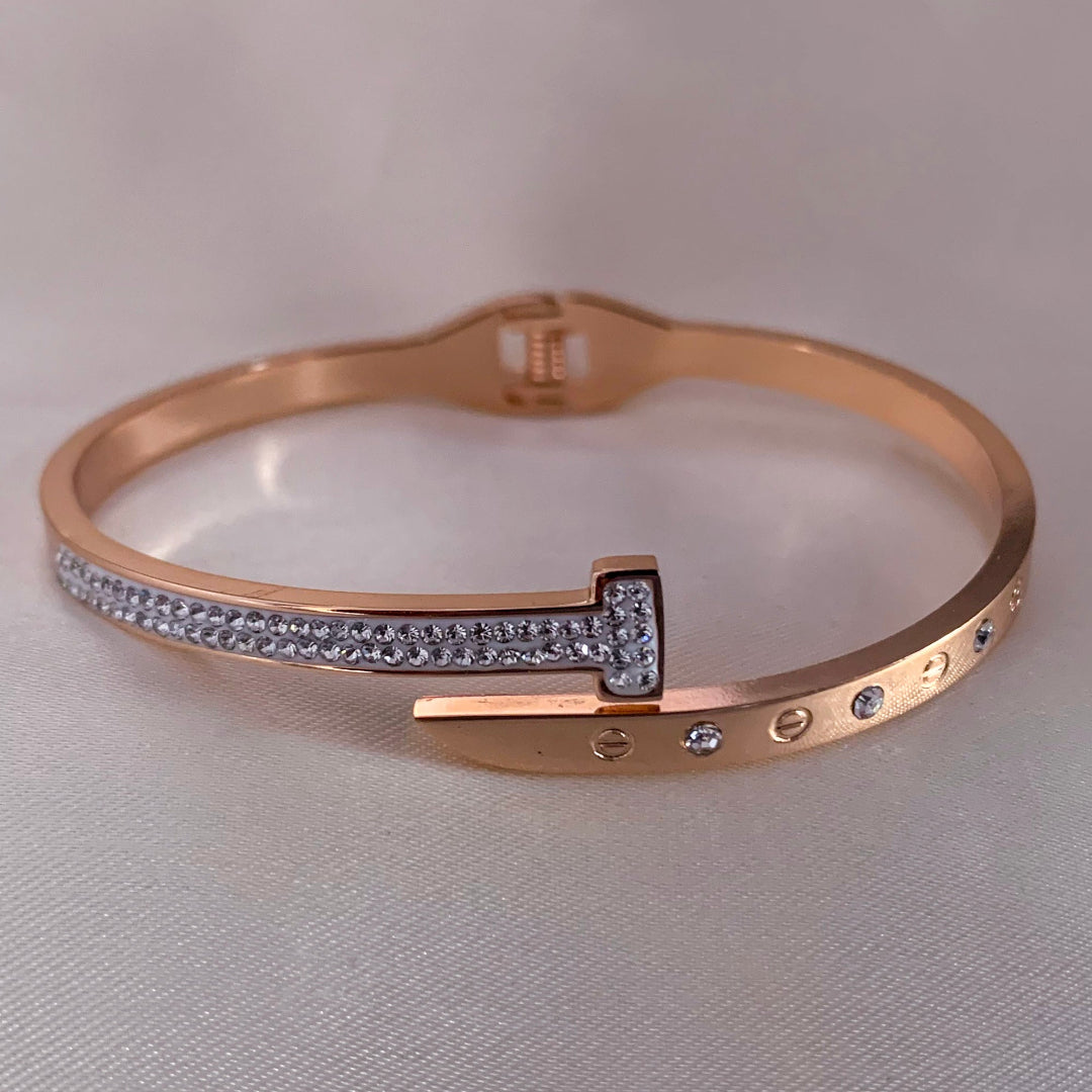 Rose gold nail design bracelet with sparkling rhinestones – contemporary fashion jewelry for everyday glam