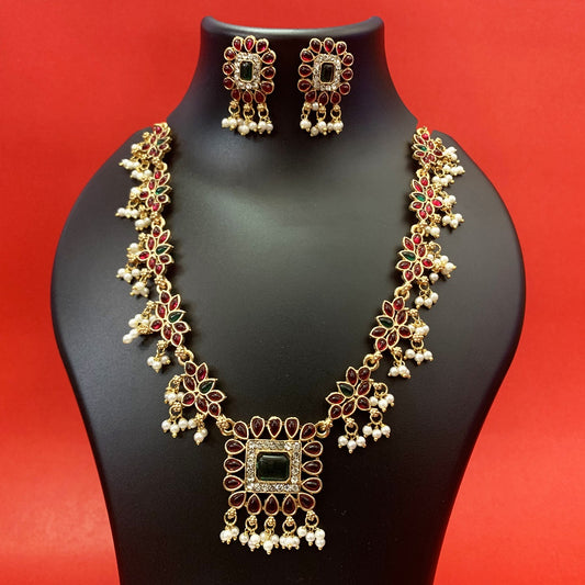 Gold Plated Floral Kemp Stone Necklace with Emerald Center Pendant & Earrings
