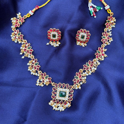 Gold Plated Floral Kemp Stone Necklace with Emerald Center Pendant & Earrings