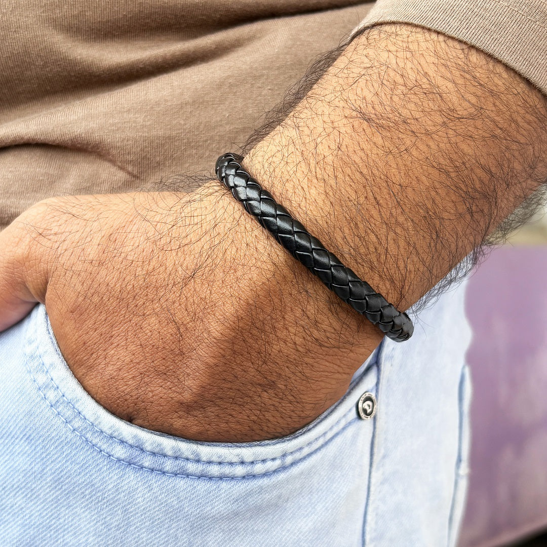 Men’s Black Braided Leather Bracelet with Antique Gold Clasp – Stylish & Durable Casual Jewelry