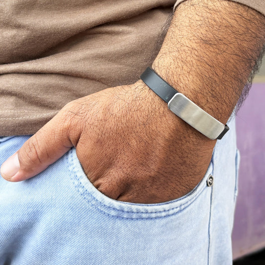 Men’s Black Strap Bracelet with Silver Plate – Minimalist Adjustable Wristband
