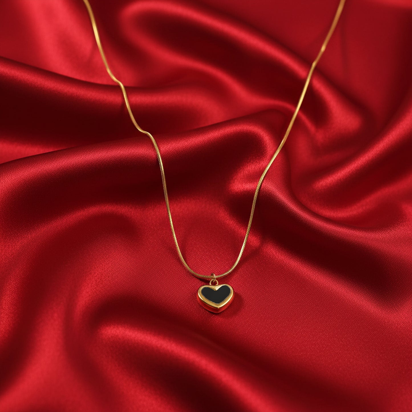 Black Heart Pendant Necklace – 18K Gold Plated