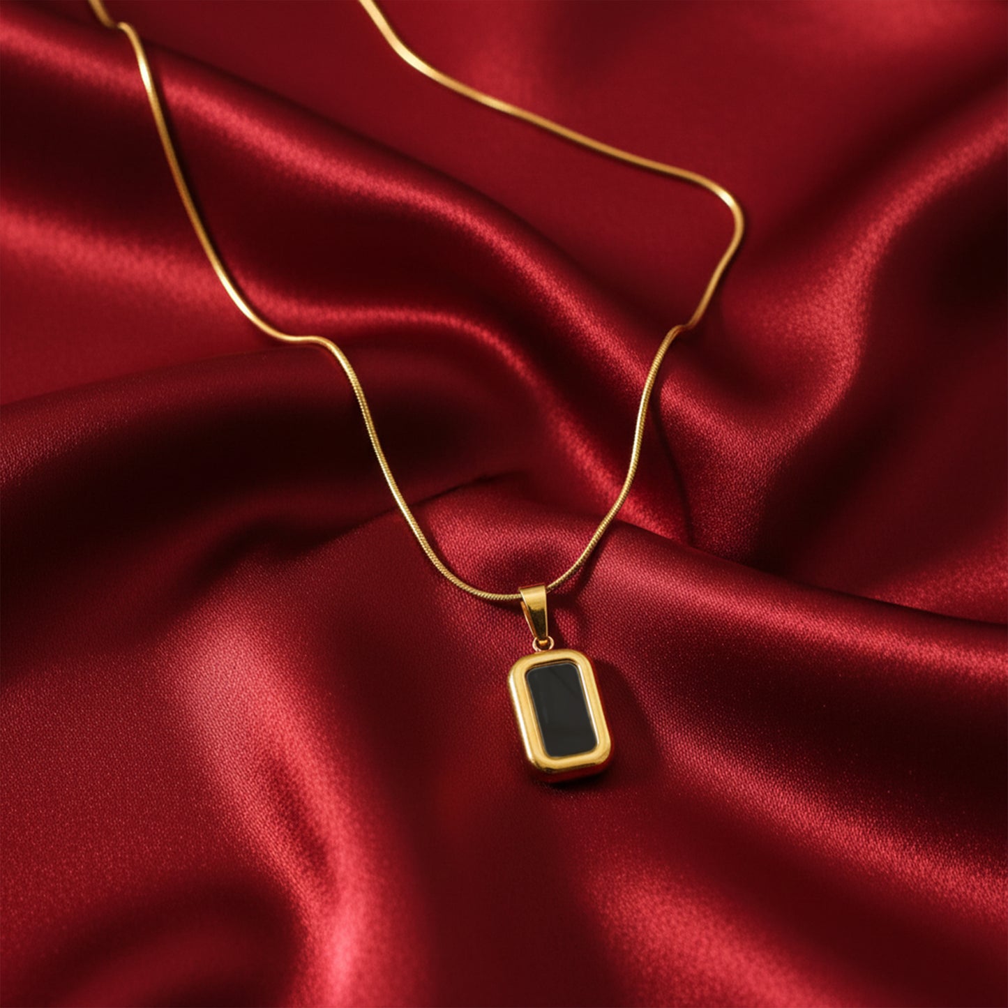 Black Onyx Rectangle Pendant Necklace – 18K Gold Plated