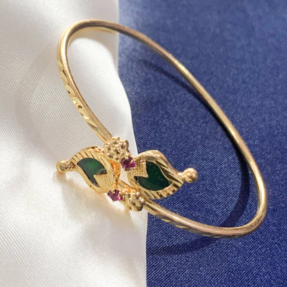 Elegant South Indian bangle bracelet featuring green Palakka Manga motif – traditional jewelry for women